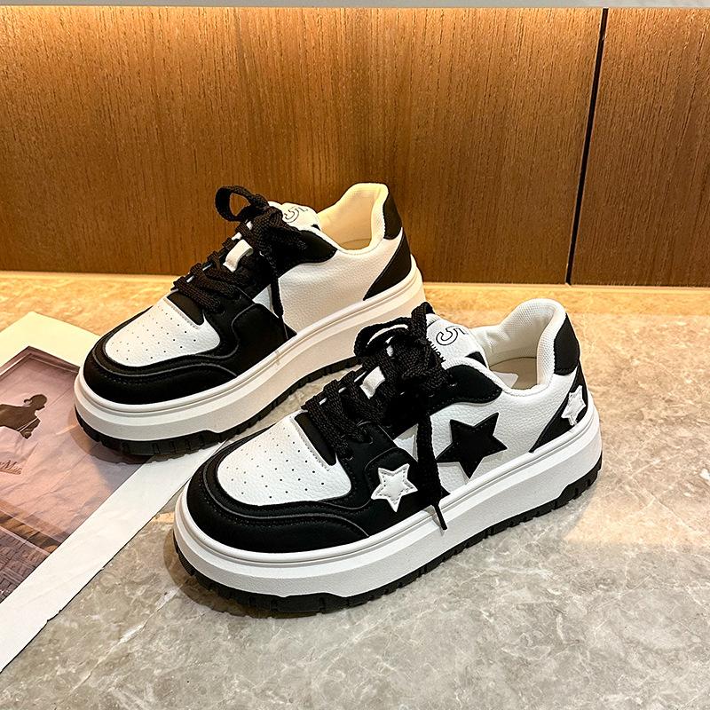 

Little white shoes women s platform muffin shoes 2025 autumn new heightening star pattern board shoes versatile casual shoes 35
