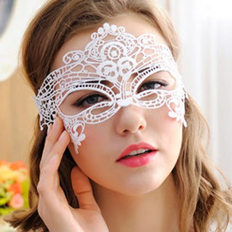 Černá krajková královská oční maska na Halloween nebo kostýmové večírky