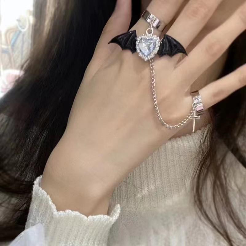 Dark Gothic Bat Wings Double Finger Chain Ring