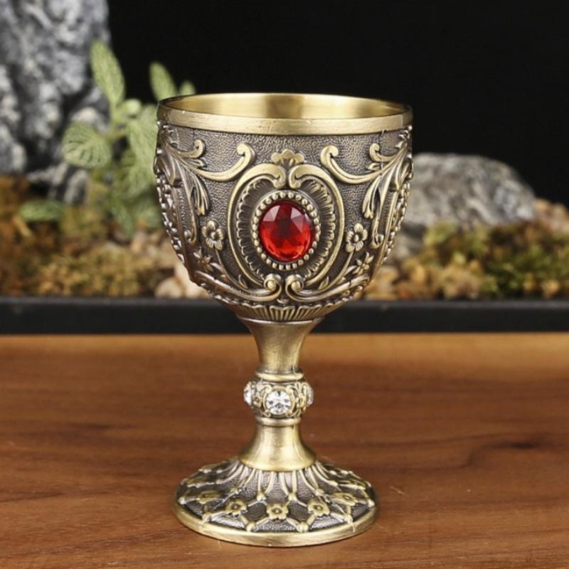 

Wine Glass, Carved Mini Spirit Vodka Cup, Vintage Alloy Portable White Wine Goblet, Tabletop Living Room Decoration, 30ml,1pcs