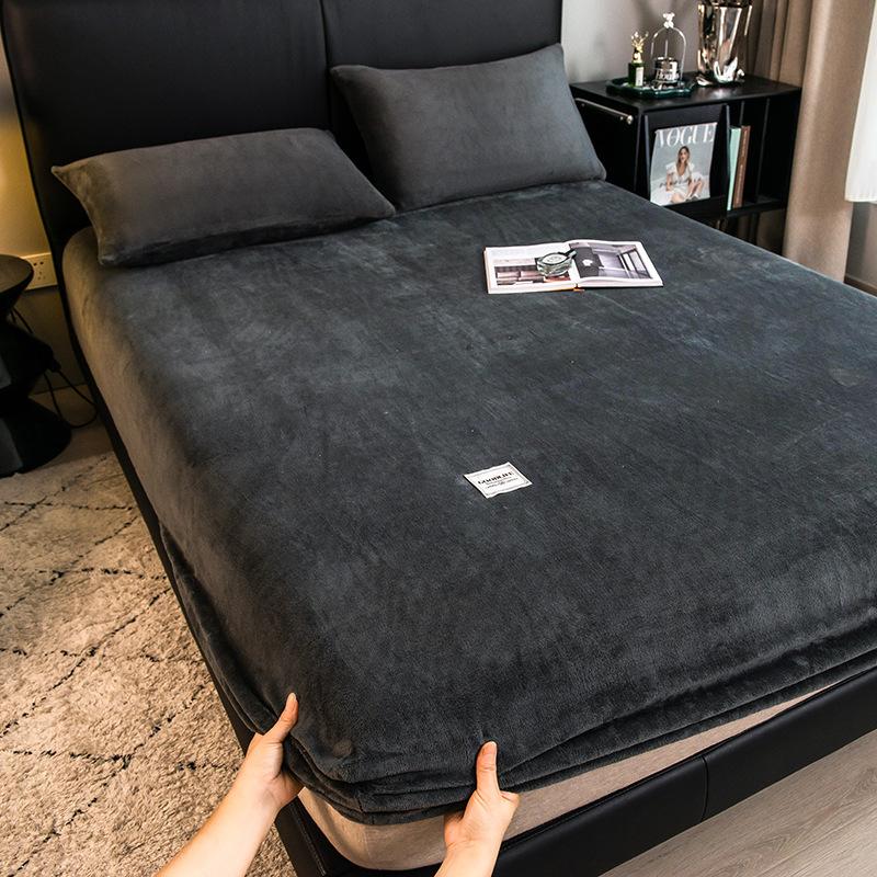 Good Quality Autumn Winter Warm Crystal Velvet Mattress Cover Thicken Super Soft Coral Fleece Mattress Protector Customized Bed Sheets No Pillowcase