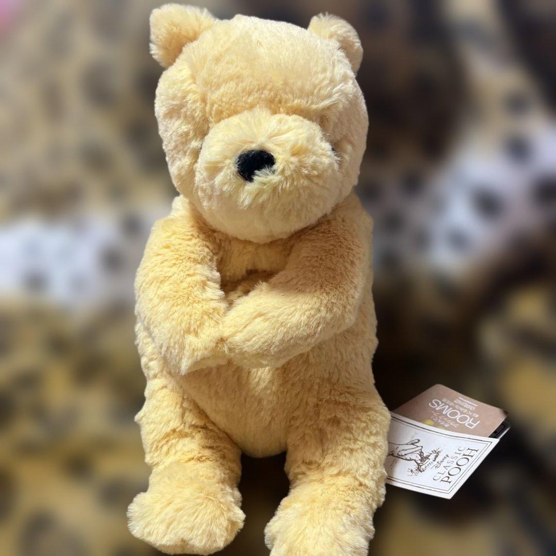 Disney Winnie the Pooh Classic Pooh Life with Stuffed Animals