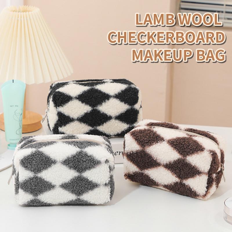 Capacity Travel Makeup Bag Portable Checkerboard Pattern Lamb Hair Storage Wash Bag for Organizing Beauty Essentials