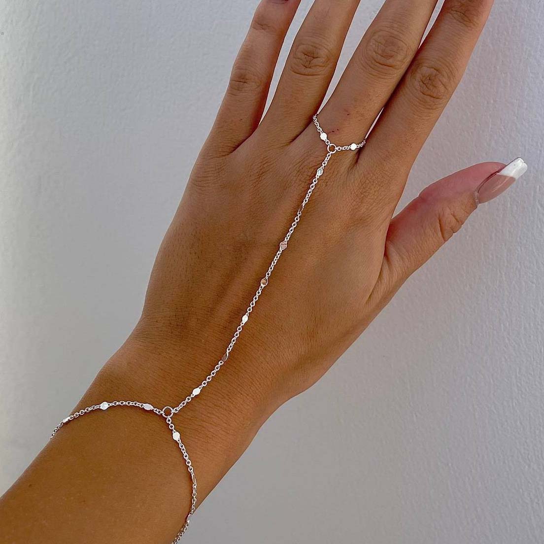 

2025 Summer New Rhinestone Flower Bracelet Geometric Crystal Metal Bracelet for Women Beach Party Jewelry Accessories