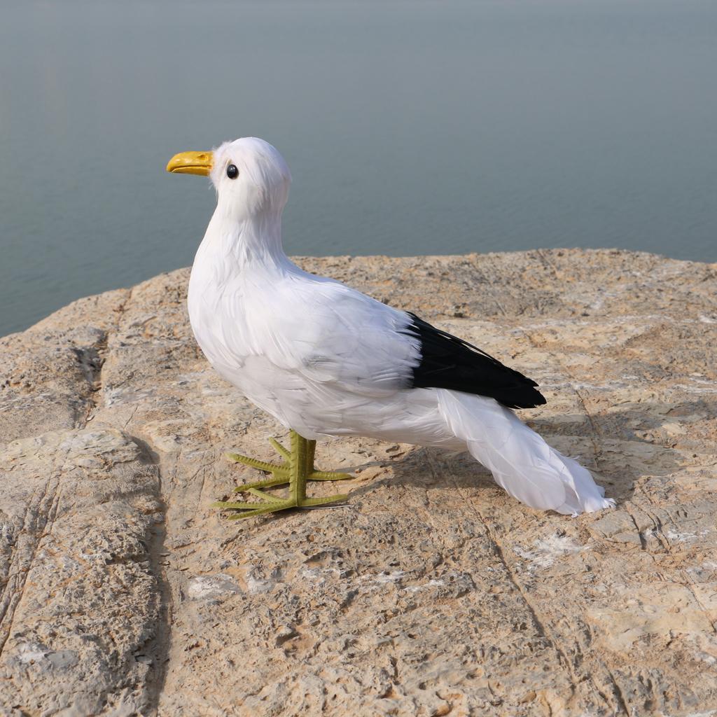 Realistic Bird Decoration Polyethylene Feathered Figurine for Christmas Party and Halloween Home Decor