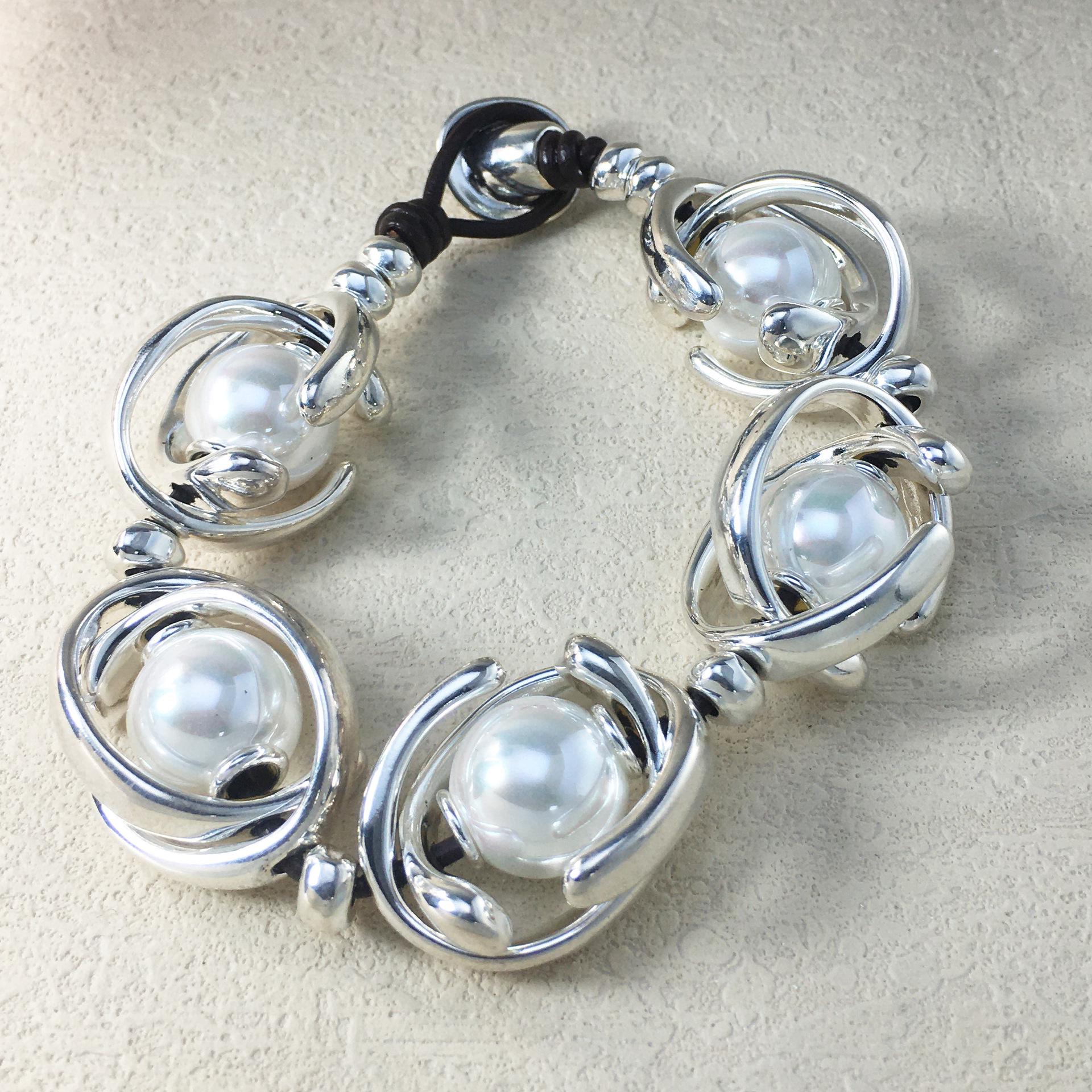 2024 UNOde50 Pearl Bracelet: Creative, Exquisite, and Romantic Jewelry Gift for Women - Popular in Europe and America