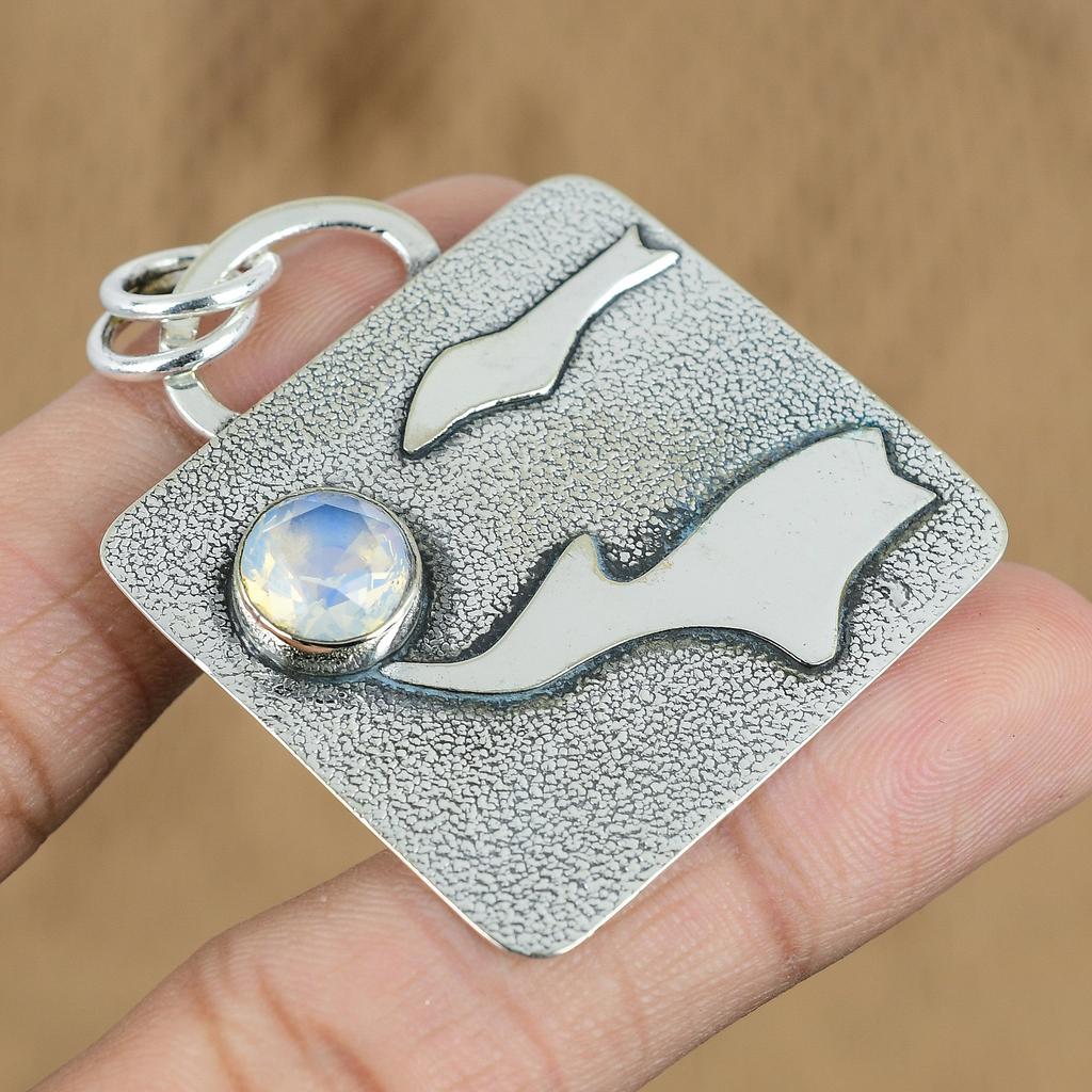 925 Silver Round Milky Opal Gemstone Engagement Art Deco Sister Pendant Jewelry