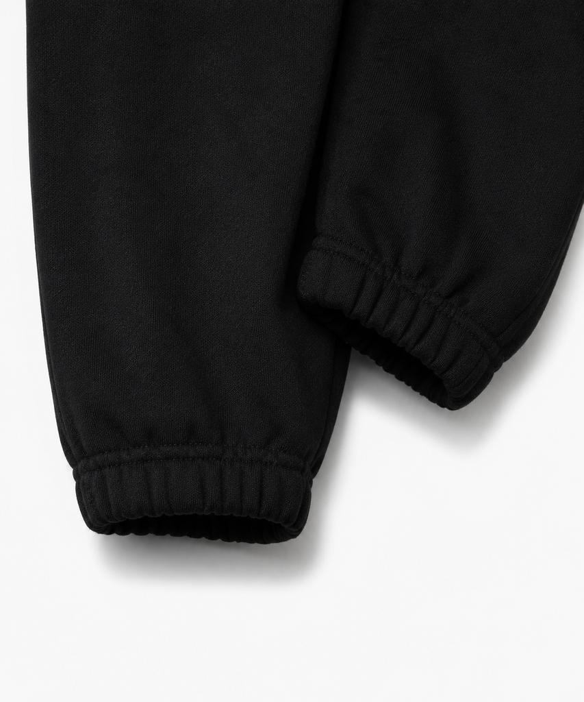 LENGAGEMENT Seamless Story Logo Jogger Pants [Black]