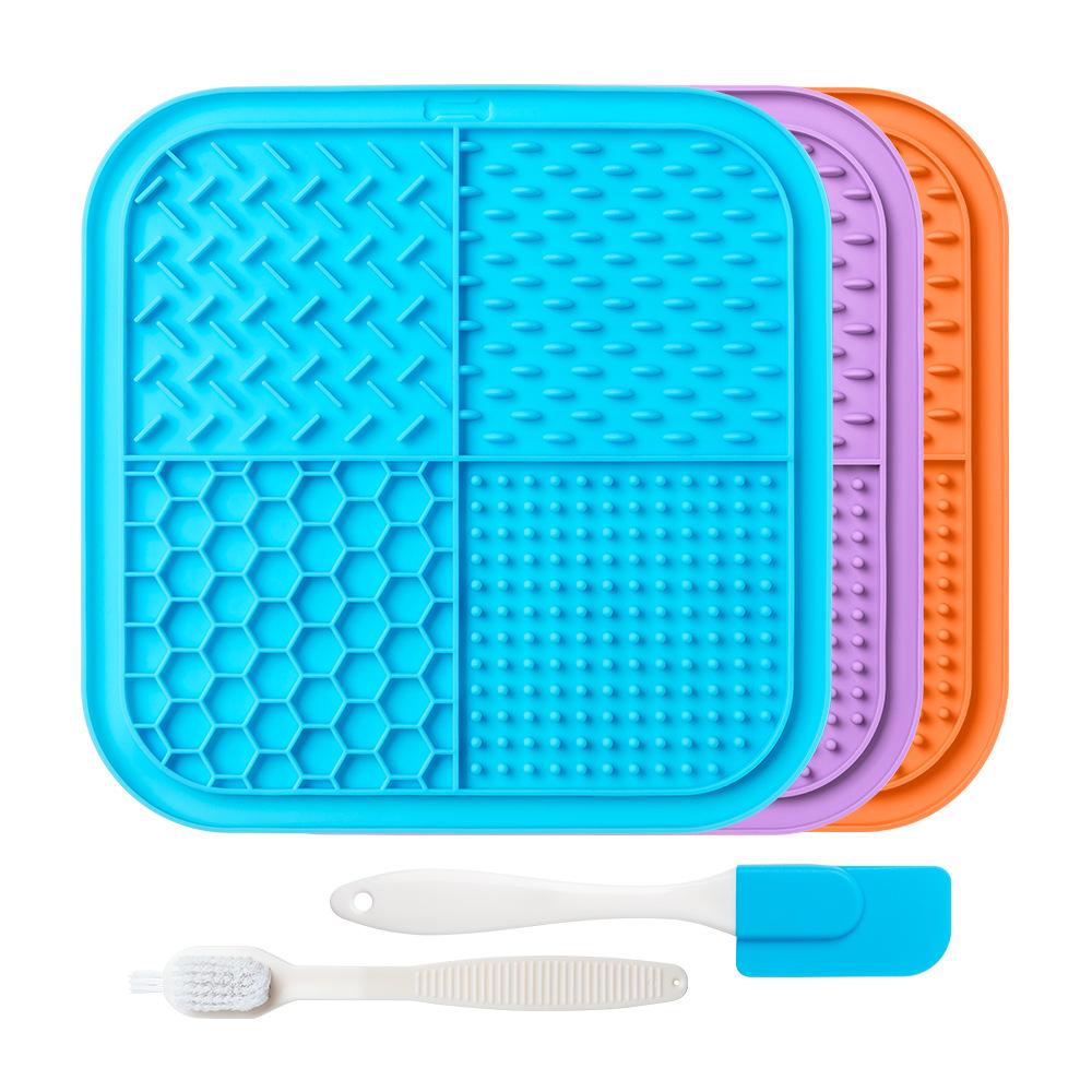 Pet Silicone Licking & Slow Feeding Mat with Large Suction Cups - Non-slip Design for Cats & Dogs.