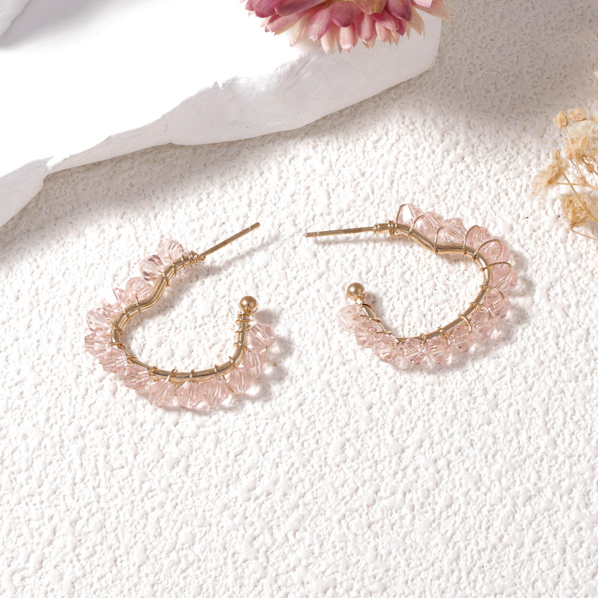 

Fashionable and simple hand-wrapped crystal pink delicate stud earrings, versatile and with a high-end design sense for women
