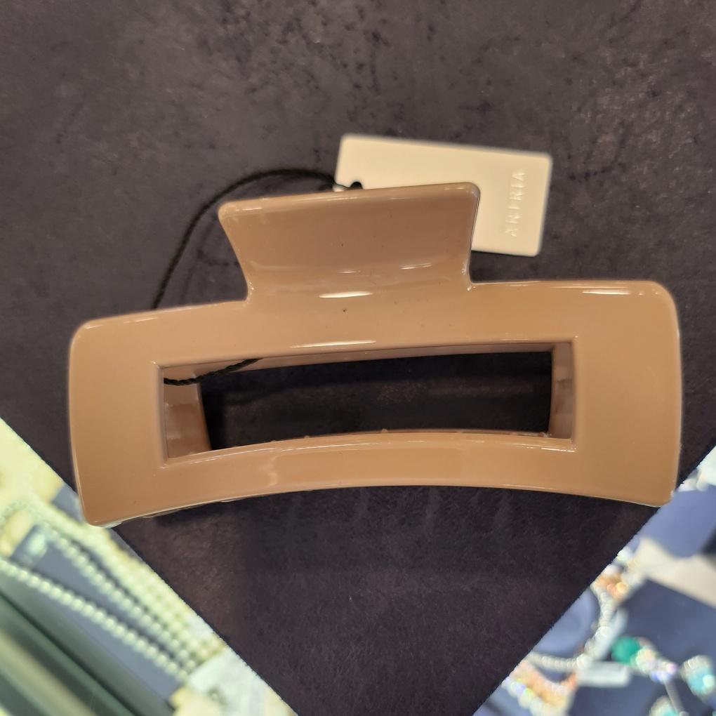 Atria Acrylic Material Square Matte Glossy Tongs L GNRHPIN0002BRF