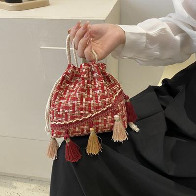 Bolsa com Franja de Estilo Étnico Bolsa de Balde Tecida Bolsa Transversal de Ombro Único Moda e Retrô para Mulheres