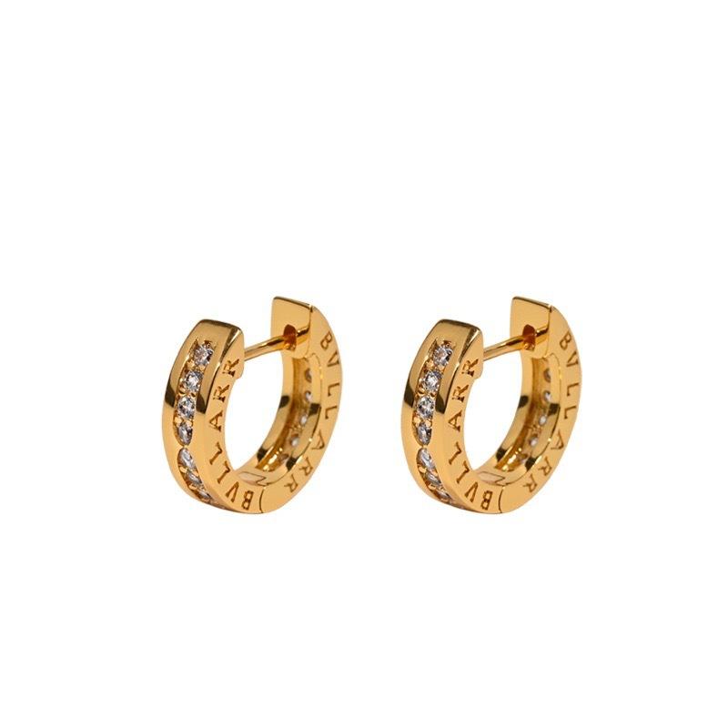 Versatile Earrings Women's Niche Design High-end Light Luxury Unique Gold Earrings, Plain Earrings, Men's Ear Buckles 2026
