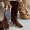 2025 Herbst und Winter neue Retro spitz zulaufende Wildleder Keilabsatz Stiefel Weiblichkeit dünn plissiertes Pile Ritterstiefel
