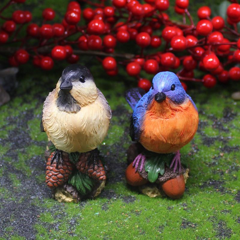 Model Bird Resin With Pinecone And Acorn For Memorial And Festive Gift Giving
