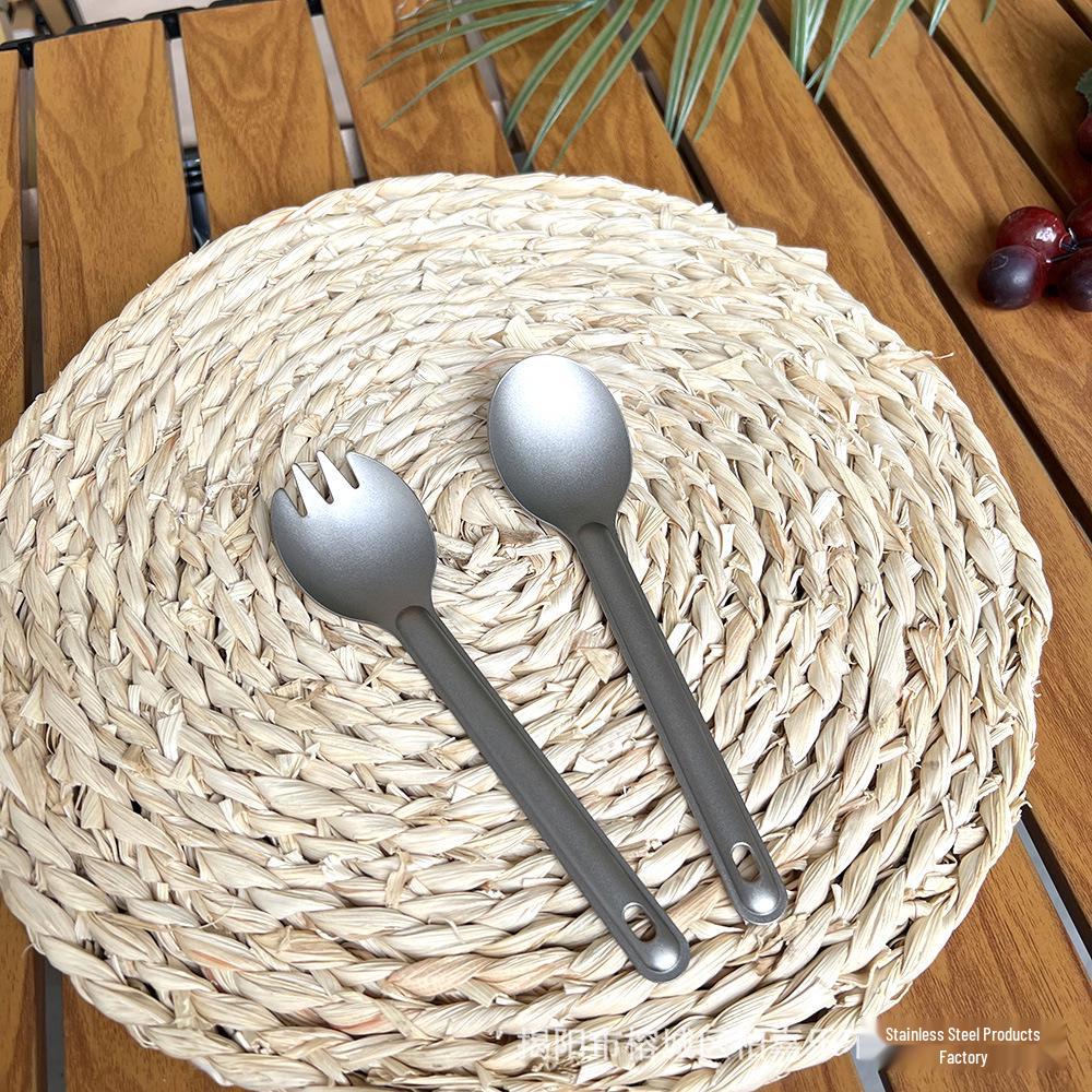 Ultralekki zestaw sztućców tytanowych: Przenośny widelec i łyżka na kemping i do sałatki