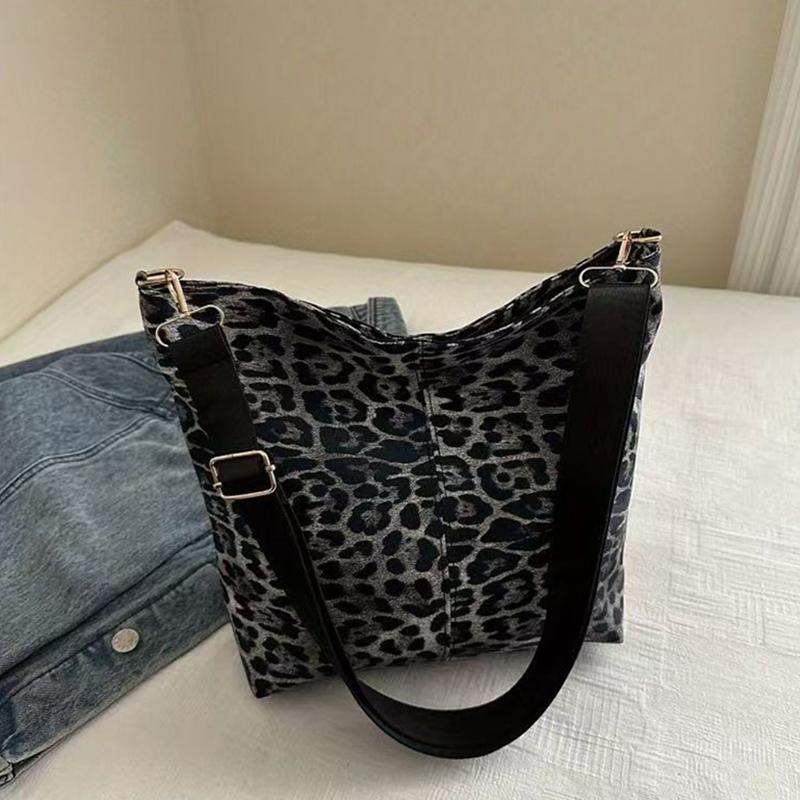 Neutral Square Bag, Suitable for Both Men and Women, Tote Bag Style, Great for Travel and Photo Shoots, Leopard Print Design.