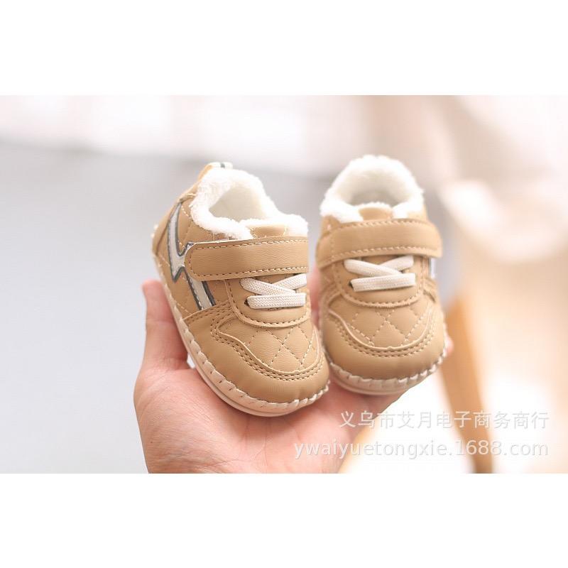 Winter One-year-old Boys and Girls Baby Walking Shoes Soft Soles 6-12 Months Infants and Young Children Shoes Warm Cotton Shoes Fall