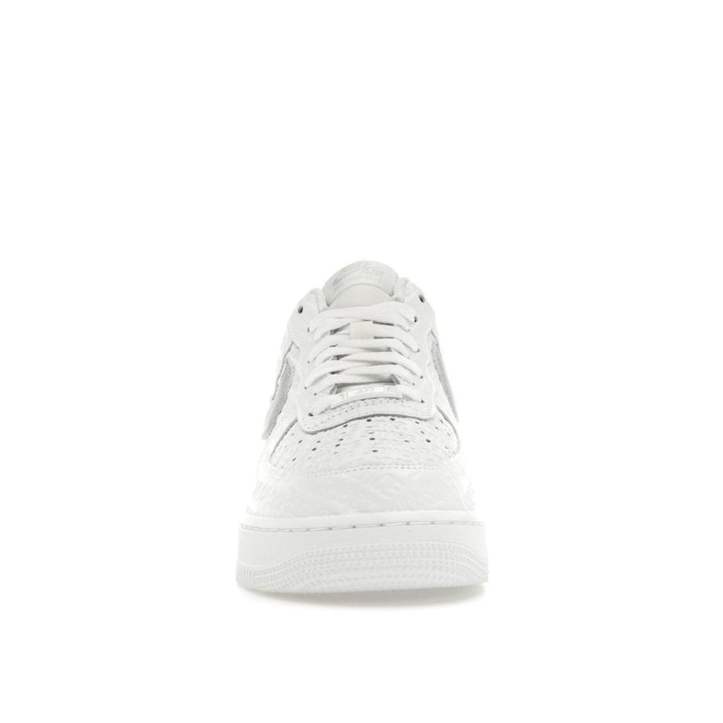 Nike Air Force 1 Low Seit 1982 Damen Sneaker Weiß Summit-White Metallic-Silber FJ4823-100