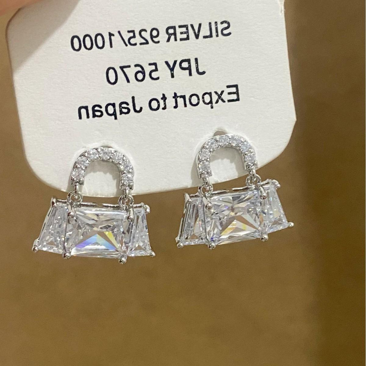 Niche Light Luxury Zirconia Earrings for Women - Exquisite, Personalized Fashion Ear Accessories