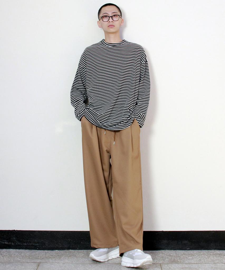 Deumakeu Wide-Fit One-Pleat Plain Pants Khaki Beige