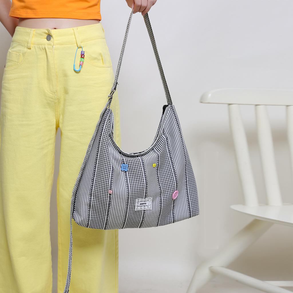 A Versatile Single-shoulder Bag, A Refreshing Crescent-shaped Crossbody Bag for Summer