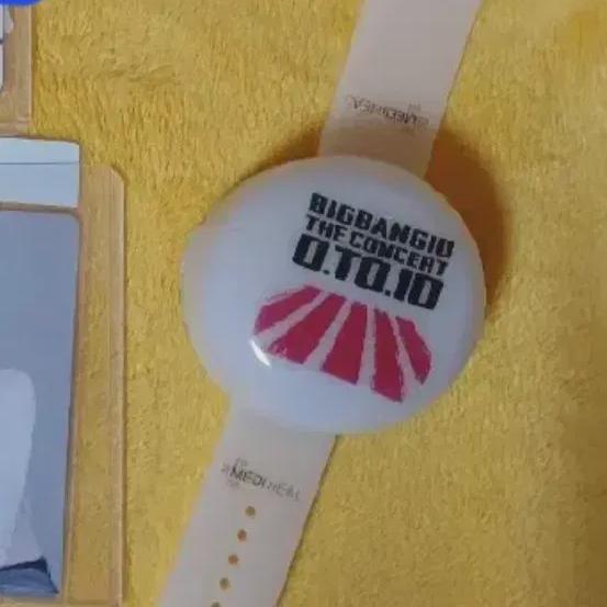 

Big Bang 10th Anniversary Led Bracelet