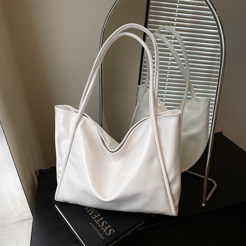 Super retro large-capacity bag women's autumn and winter 2025 new trendy niche tote bag versatile shoulder underarm bag