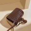 2025 New Women's Bag Summer Single Shoulder Crossbody Bucket Bag Fashion Commuter Quilted Woven Bag