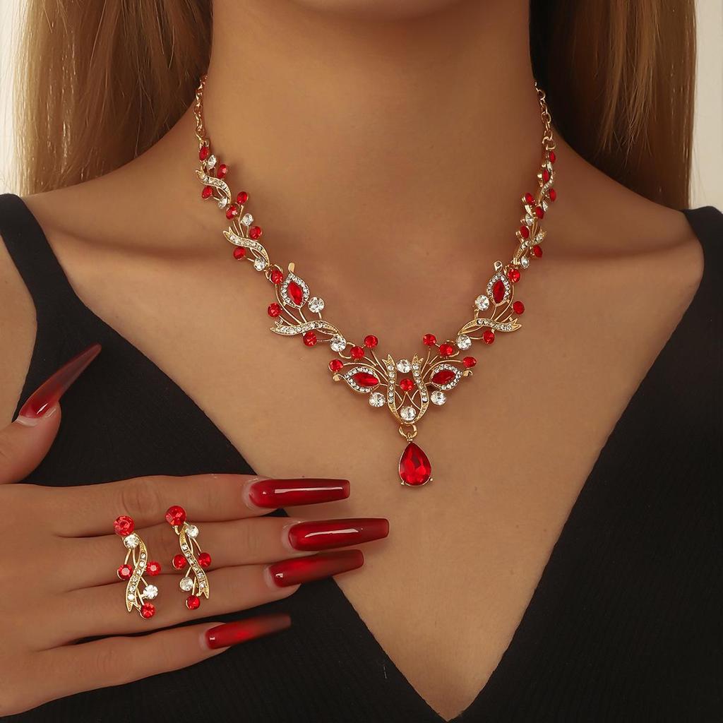 Elegant Pearl Necklace & Earring Set for Women: Luxury Bridal Jewelry