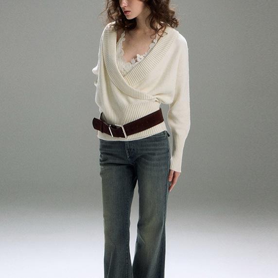 

Women s White V-Neck Long-Sleeve Loose Knit Sweater One Size