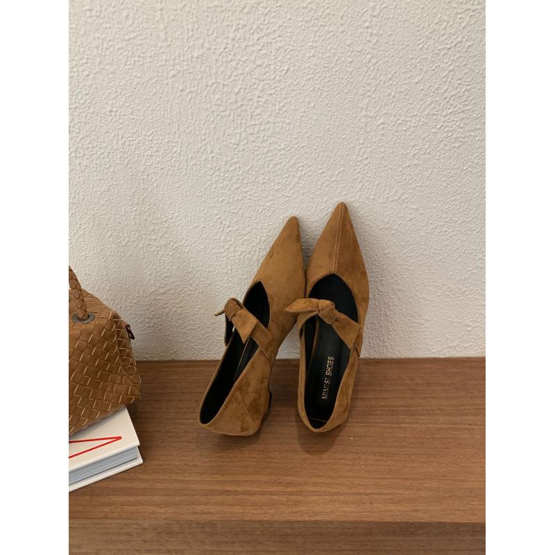 French Thick Heel Pointed Suede Mary Jane Shoes Women's 2025 Spring and Autumn New Evening Breeze with Skirt Low Heel Single Shoes Women's Shoes
