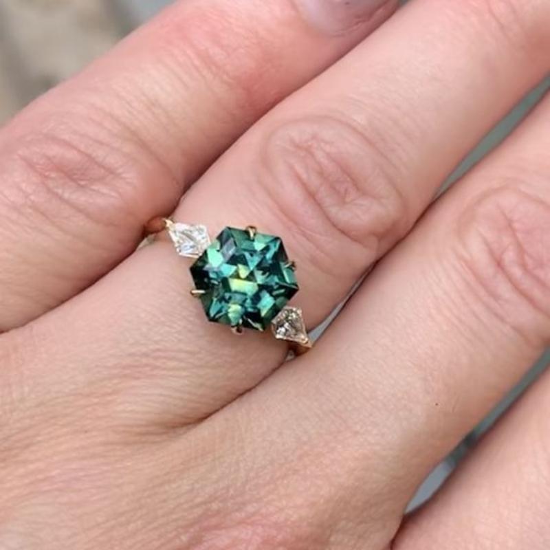 Geometric Shape Green Color Cubic Zirconia Women's Ring Elegant Wedding Engagement Party Accessories New Design Jewelry