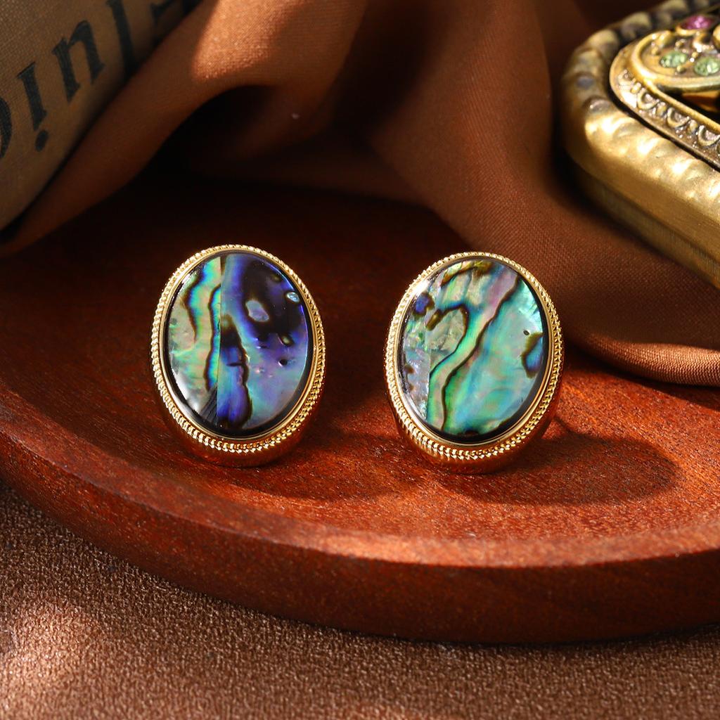 Court Style Niche Abalone Shell Stud Earrings French New Temperament Earrings Retro Geometric Diamond-set Premium Earrings