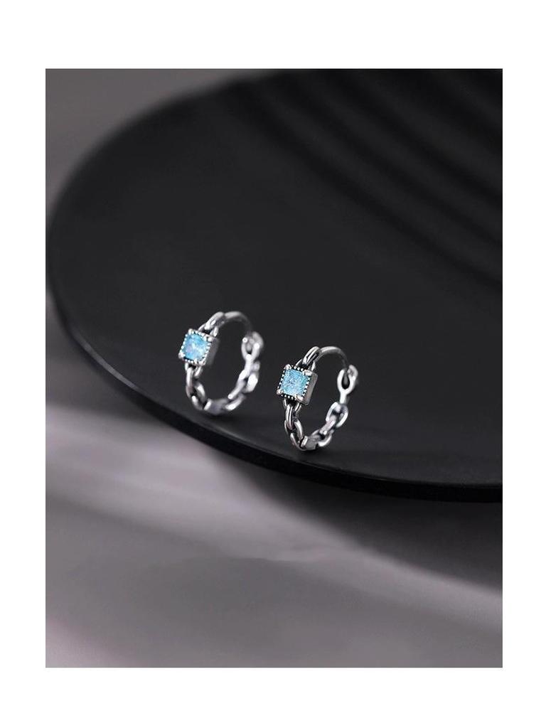 S925 Sterling Silver Sugar Cube Earrings with Personalized Blue Diamond Chain – Retro Distressed High-End Design