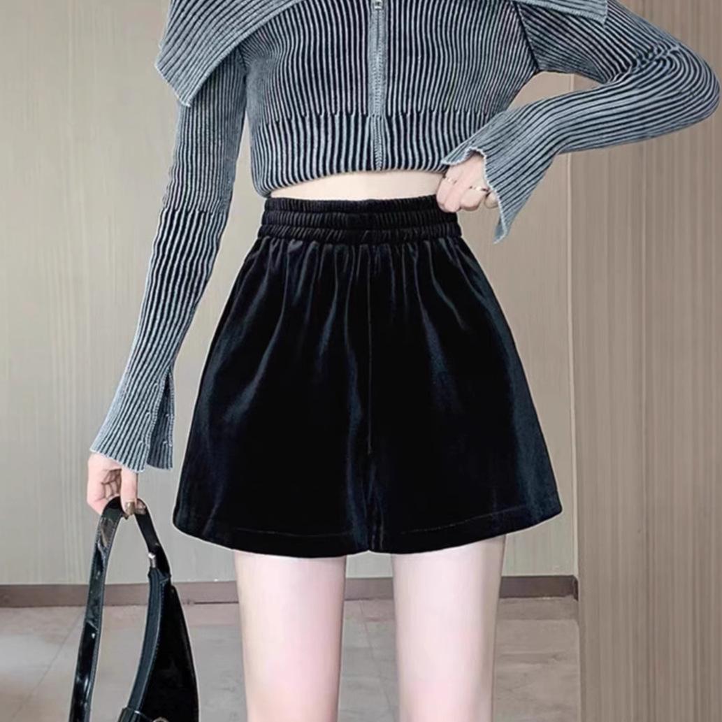 

Women s Black Gold Velvet High-Waisted A-Line Shorts, 2024 Autumn/Winter Wide-Leg Style for Boots 4XL