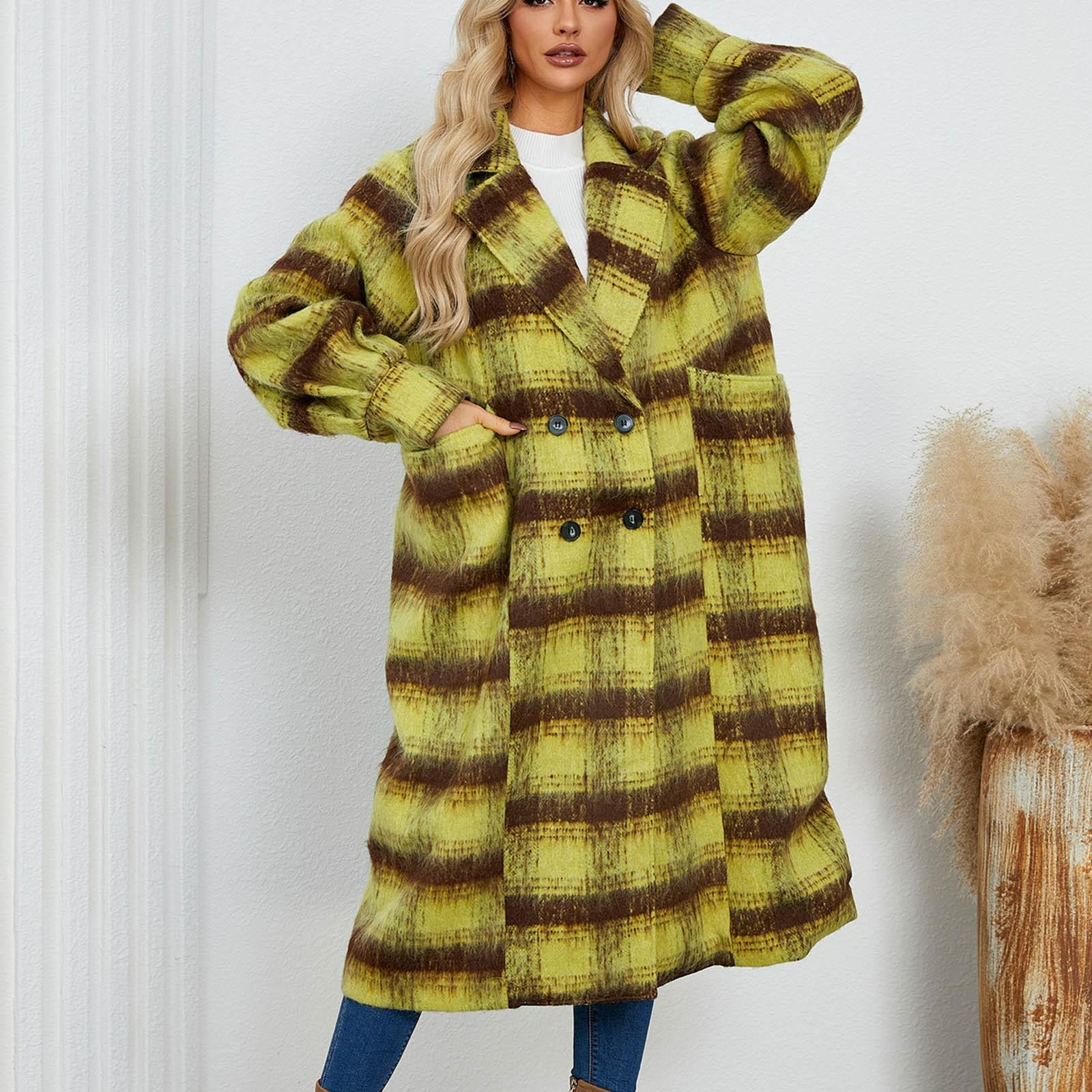 

Женский двубортный пиджак средней длины из шерстяной ткани в клетку M зелёный