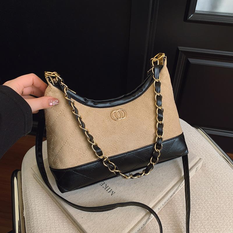 High-value rhombus chain bag women s winter new retro casual portable underarm bag commuter messenger bag