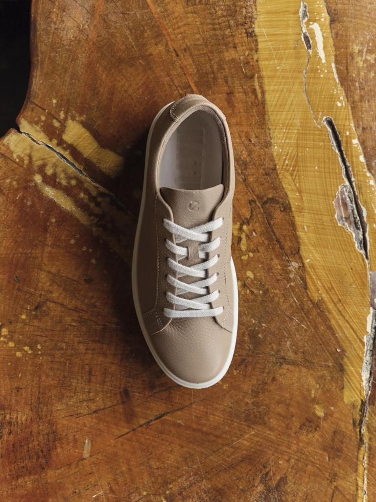 ECCO Soft 60 Women's Nude Sneakers, Size 24.5 cm, 3E
