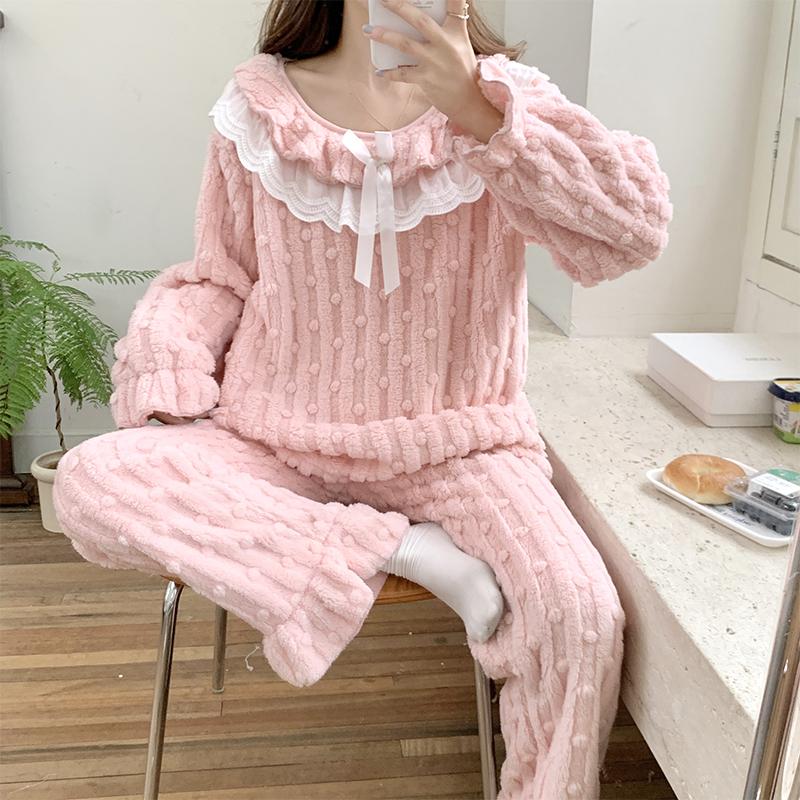 New Autumn and Winter Plush Pajamas for Women with Round Neck Lace Long Sleeves for Women Sweet Solid Color Princess Home Clothes