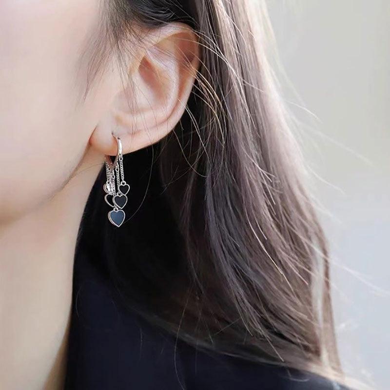 1Pair of Versatile Simple Design Black Love Earrings Fashion Style Temperament Fringed Ear Buckle Earrings
