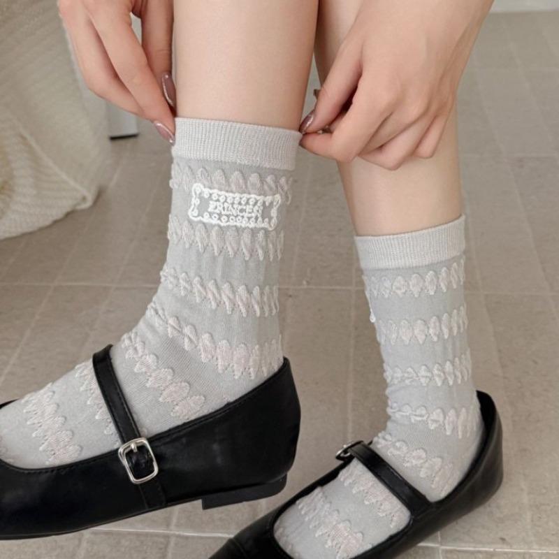 Lace Fabric Label Pleated Bubble Mid-calf Socks, Women's Three-dimensional Trendy Socks, College Style Pile Socks