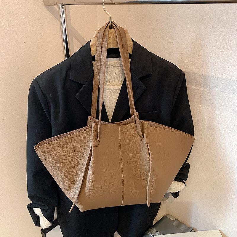 Retro Women Tote Bag Soft PU Leather Water Resistant Shoulder Bag Large Capacity Handbag for Daily Commute Shopping
