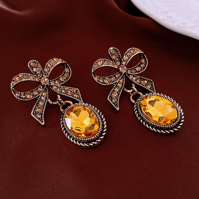 Medieval Vintage Rhombus Flower Earrings Retro Light Luxury High-end Earrings Niche Court Style Earrings
