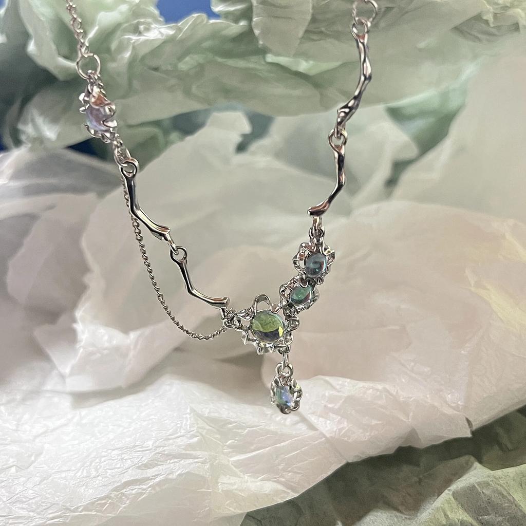 Krystall opal anheng flytende metall halskjede for kvinner krage kjede geometrisk uregelmessig vintage choker Y2K smykker tilbehør