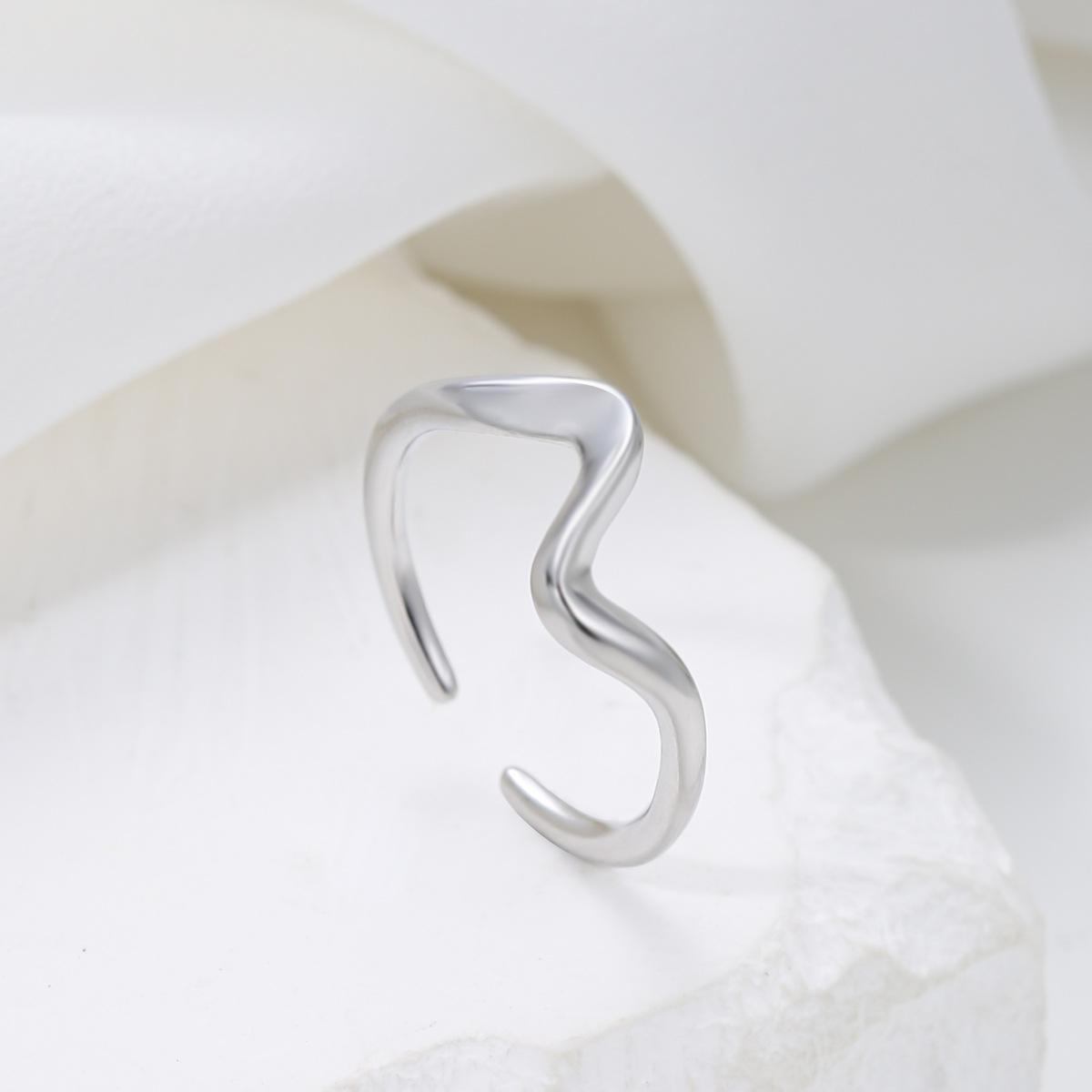 

инс корейская версия литературного металлического кольца, персонализированное кольцо с дизайном неровных линий, имитирующих рябь на воде, женское кольцо на указательный палец в стиле легкой роскоши Opening adjustable