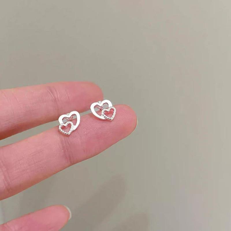 Raising Ear Holes, Small Stud Earrings for Women, Simple, Sweet, Small and Fresh Earrings, Niche Design, Versatile Earrings