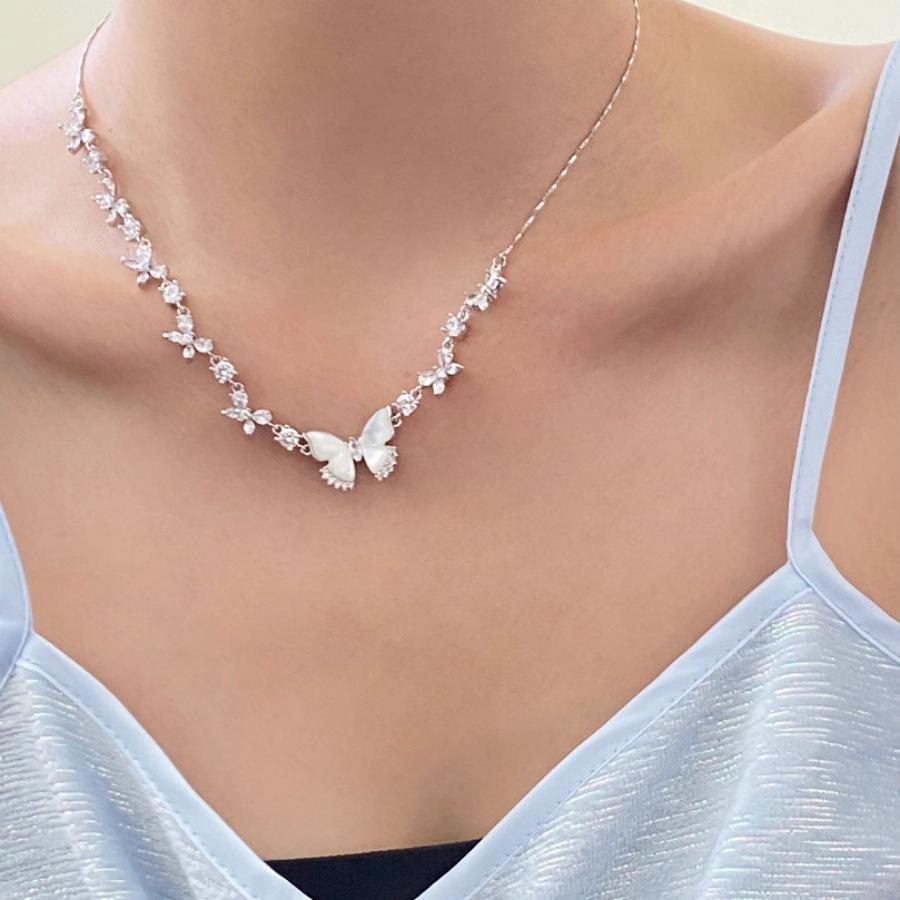 Niche design white fritillary butterfly zircon necklace fashionable versatile collarbone chain light luxury exquisite neck chain