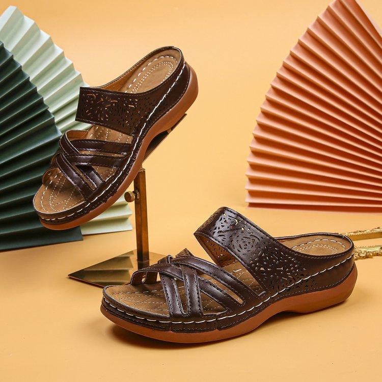 Slippers women's 2025 summer flower slippers European and American large size slope heel thick bottom cross one-character sandals women's beach women