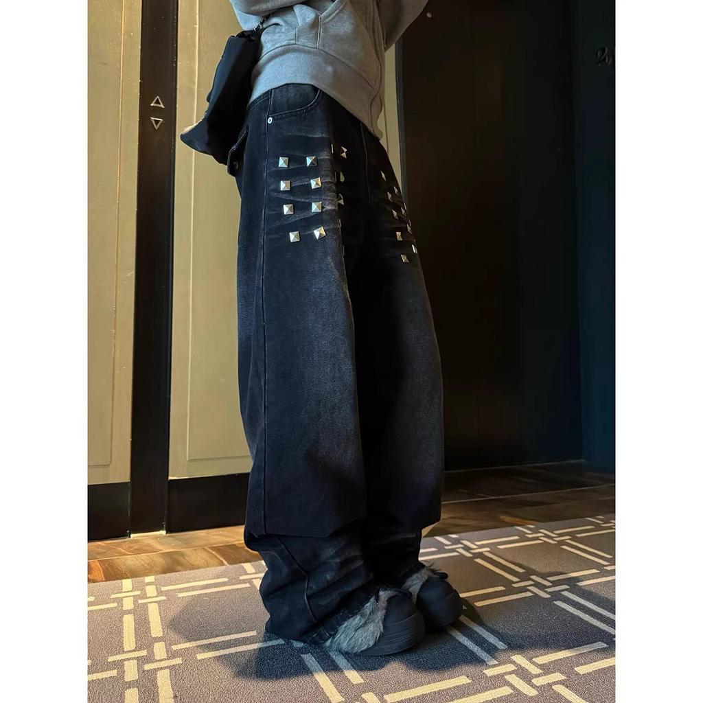 Unisex Retro Washed Wide-Leg Rivet Jeans: Loose, Trendy Floor-Length Pants